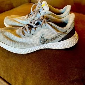 Youth boys Nike tennis shoes